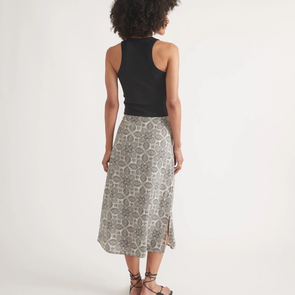 Midi Skirt elegant print classy zip on side clean finish patterns size 0 - Picture 3 of 5